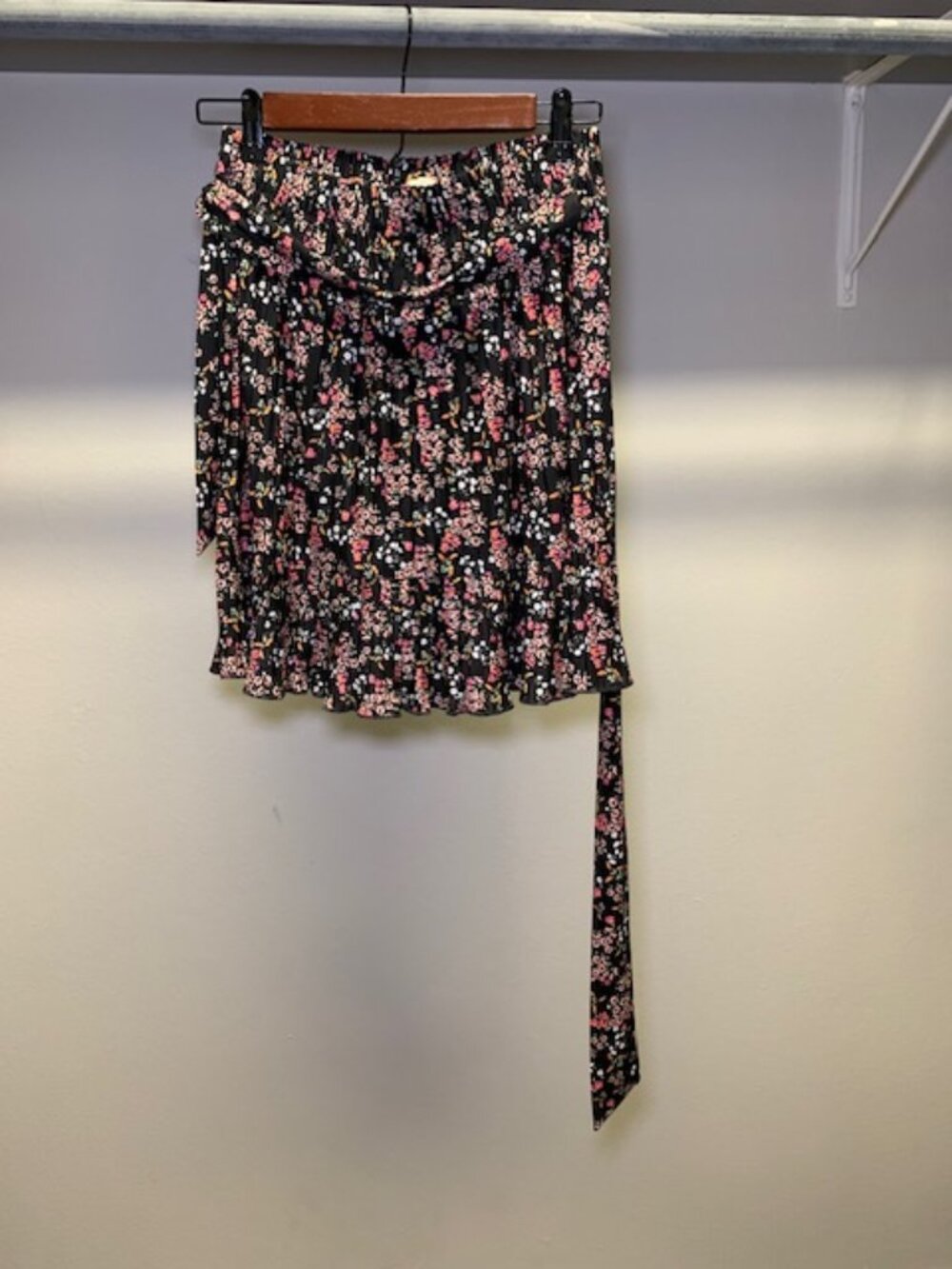 LOFT Petites Floral Pleated Skirt – XSP Black Multi
